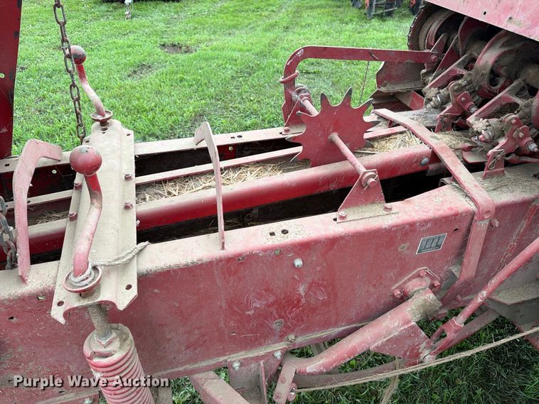 image for item FT6789 New Holland 311 small square baler
