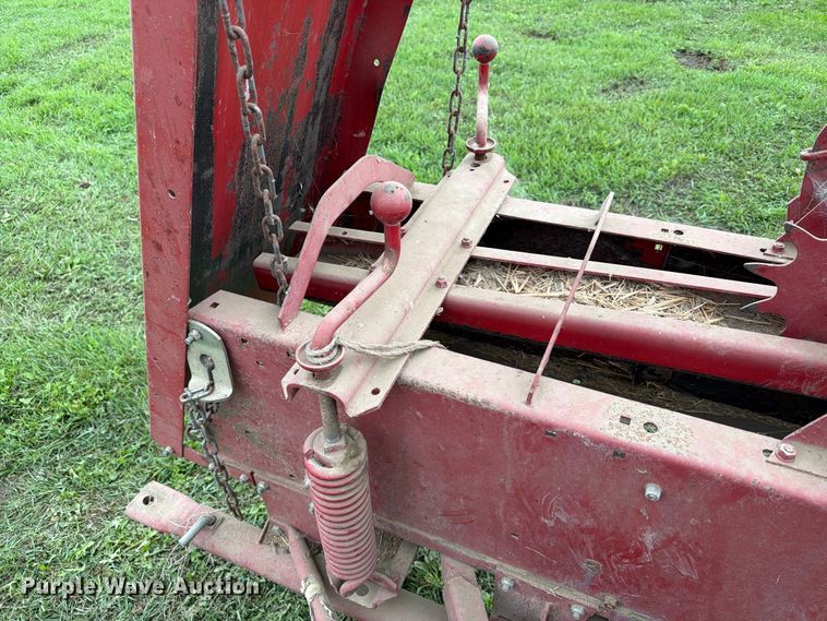 image for item FT6789 New Holland 311 small square baler