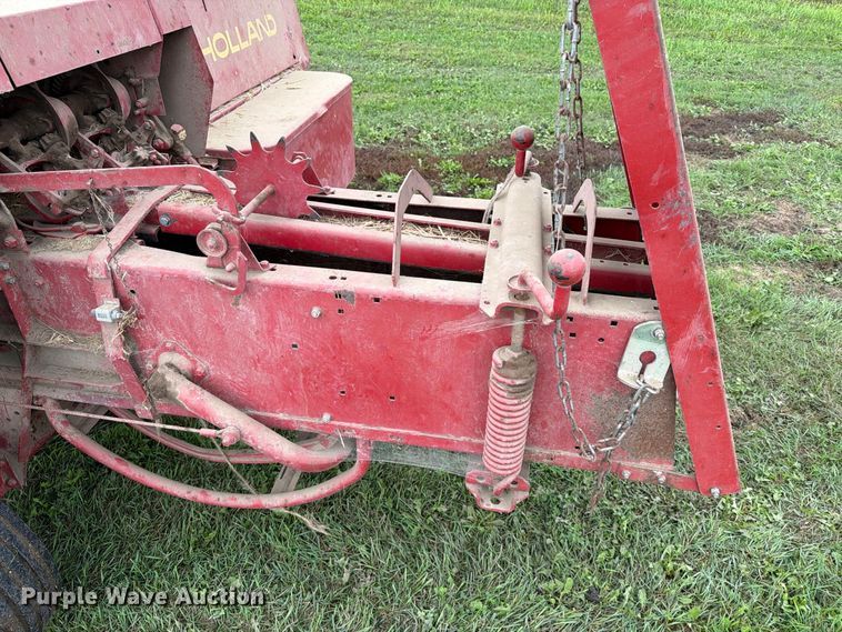 image for item FT6789 New Holland 311 small square baler