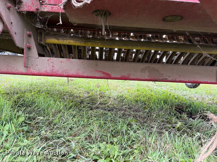 image for item FT6789 New Holland 311 small square baler