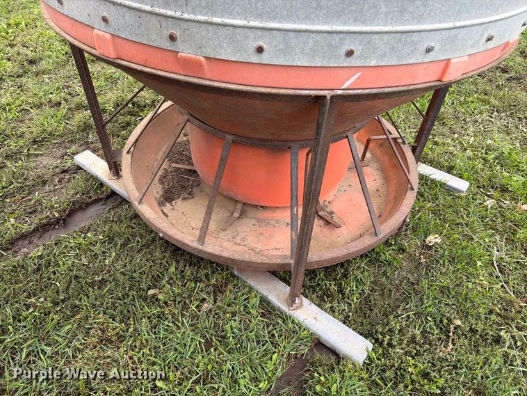 image for item FT6790 (2) feeders
