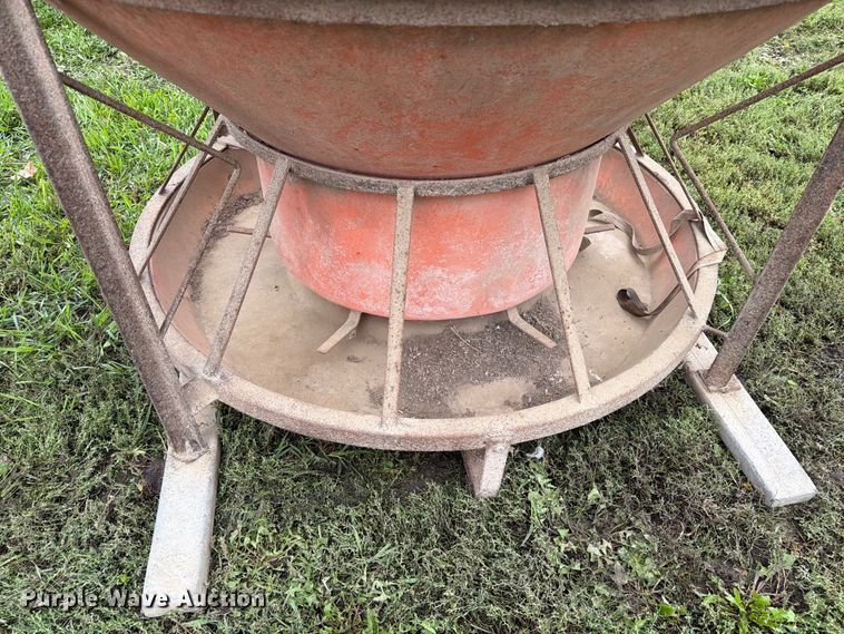 image for item FT6790 (2) feeders