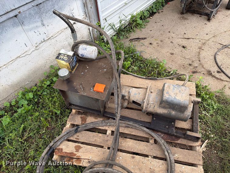 image for item FT6791 Moly MFG. Inc Silencer squeeze chute
