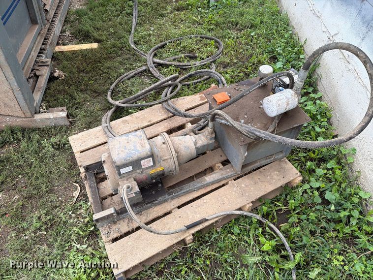 image for item FT6791 Moly MFG. Inc Silencer squeeze chute