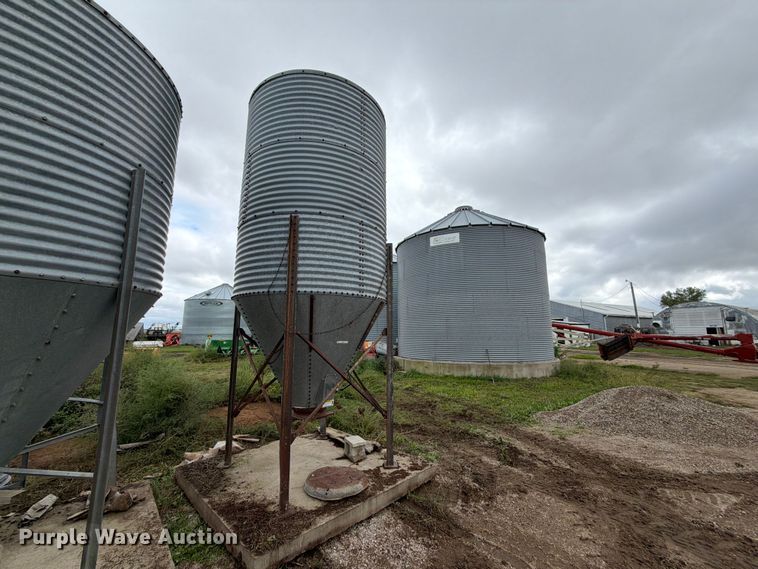 Columbian grain bin