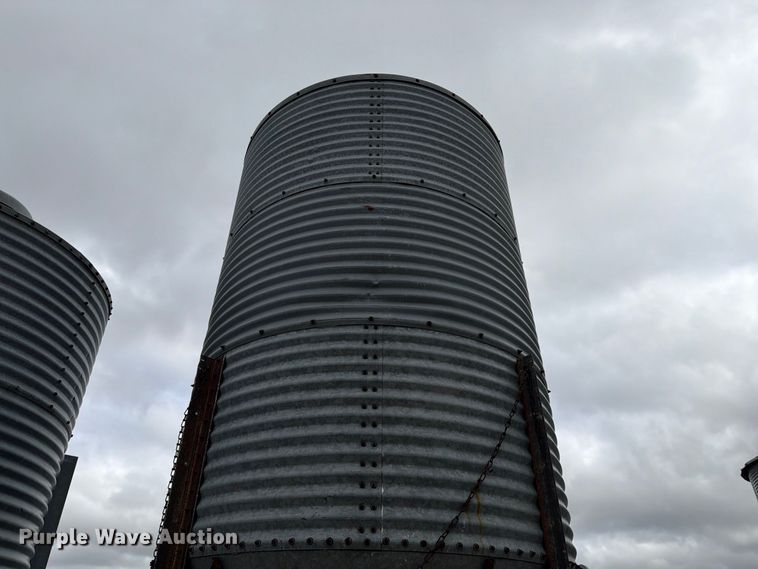image for item FT6792 Columbian grain bin