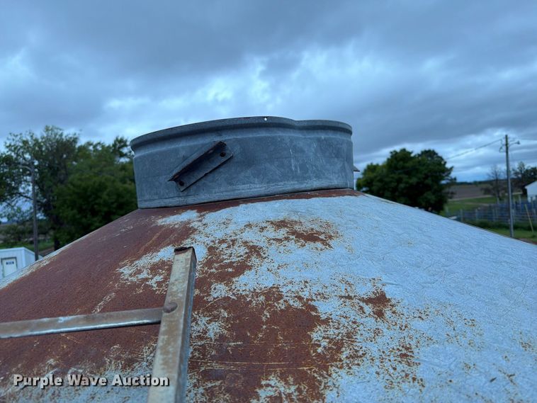 image for item FT6792 Columbian grain bin