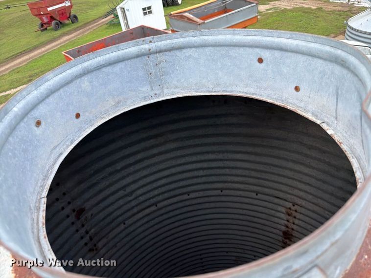 image for item FT6792 Columbian grain bin