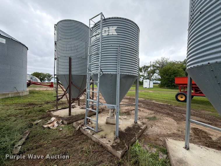 image for item FT6793 Brock grain bin