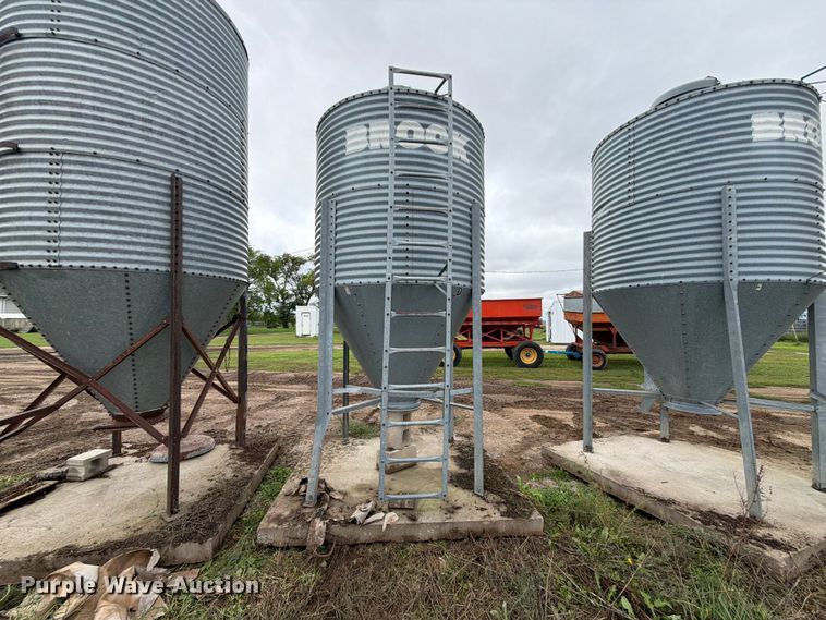 image for item FT6793 Brock grain bin