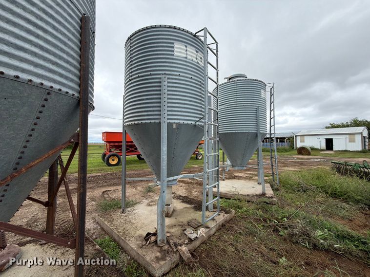 image for item FT6793 Brock grain bin