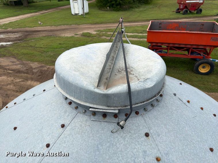 image for item FT6793 Brock grain bin