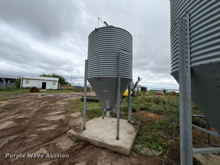 Brock grain bin