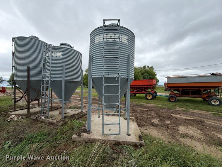 image for item FT6794 Brock grain bin