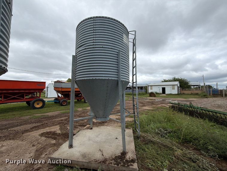 image for item FT6794 Brock grain bin