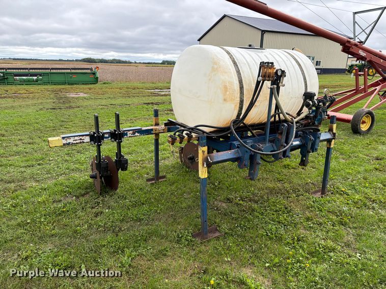 image for item FT6796 liquid fertilizer applicator