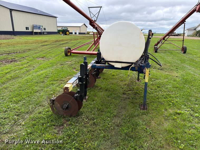 image for item FT6796 liquid fertilizer applicator