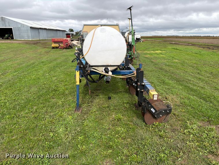 image for item FT6796 liquid fertilizer applicator
