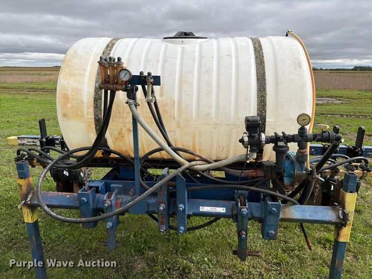 image for item FT6796 liquid fertilizer applicator