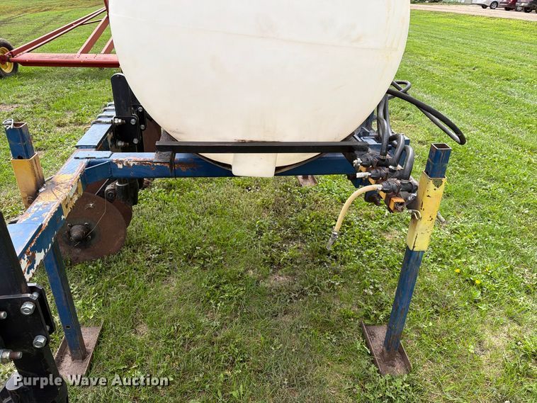 image for item FT6796 liquid fertilizer applicator