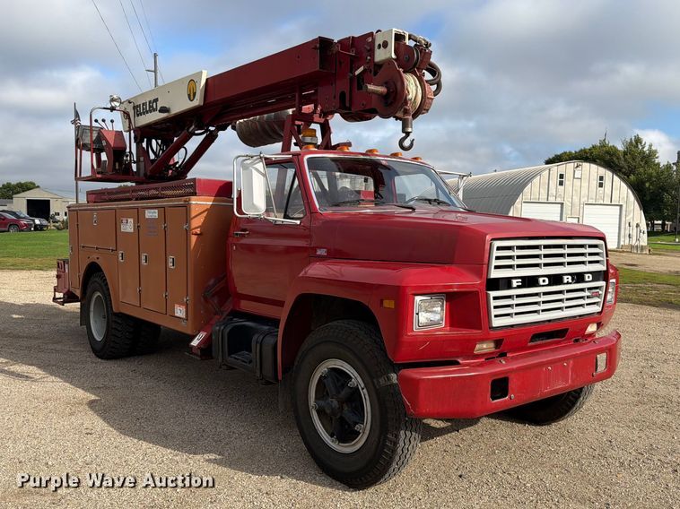 image for item FT6800 1980 Ford F800 digger derrick truck