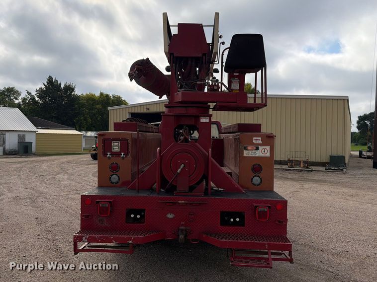 image for item FT6800 1980 Ford F800 digger derrick truck