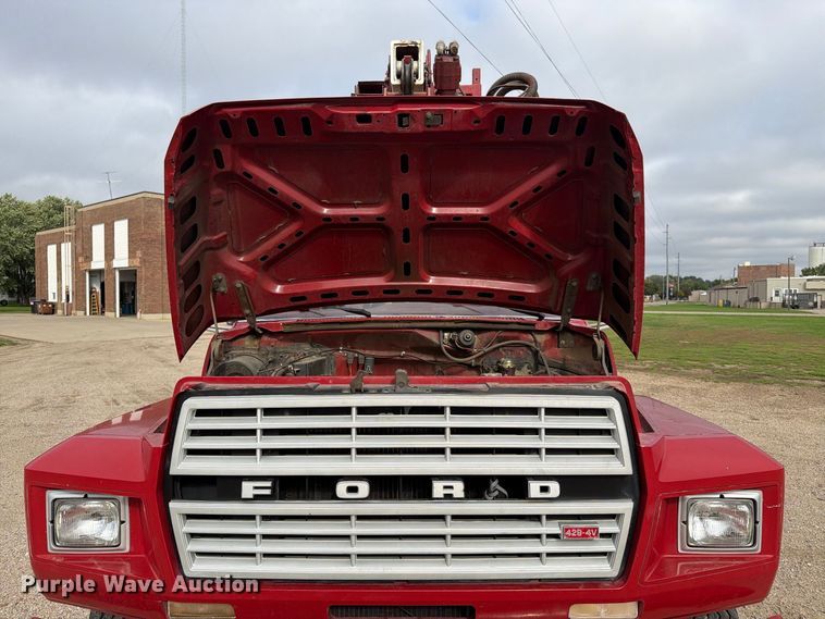 image for item FT6800 1980 Ford F800 digger derrick truck