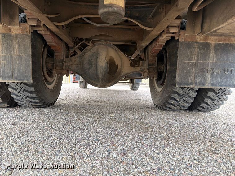 image for item FT6800 1980 Ford F800 digger derrick truck