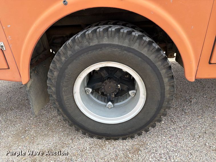 image for item FT6800 1980 Ford F800 digger derrick truck