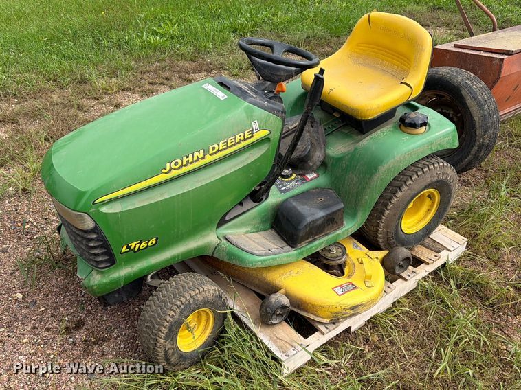 John Deere LT166 lawn mower