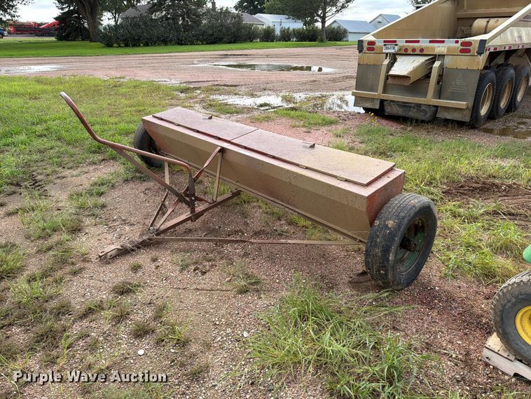 New Idea 100 drop Seeder