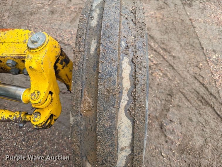 image for item FT6804 1993 John Deere 6300 tractor