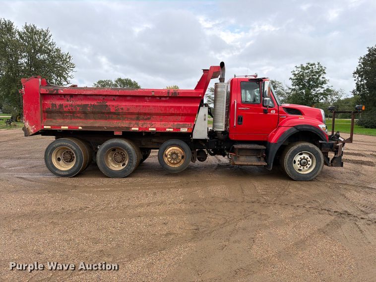 image for item FT6805 2010 International 7600 dump truck