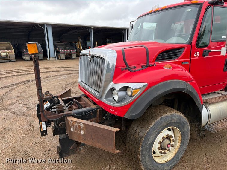 image for item FT6805 2010 International 7600 dump truck