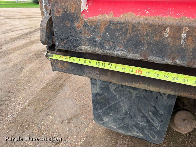 image for item FT6805 2010 International 7600 dump truck