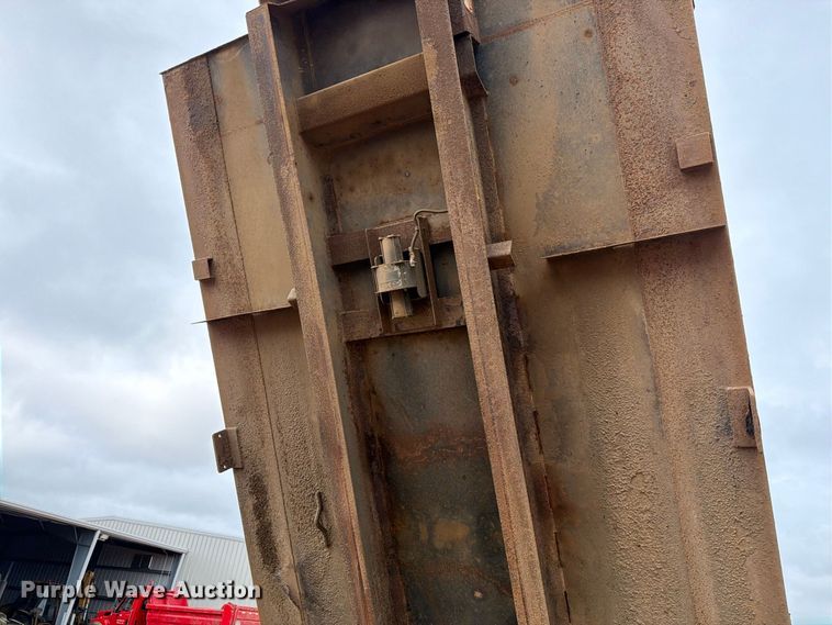 image for item FT6805 2010 International 7600 dump truck