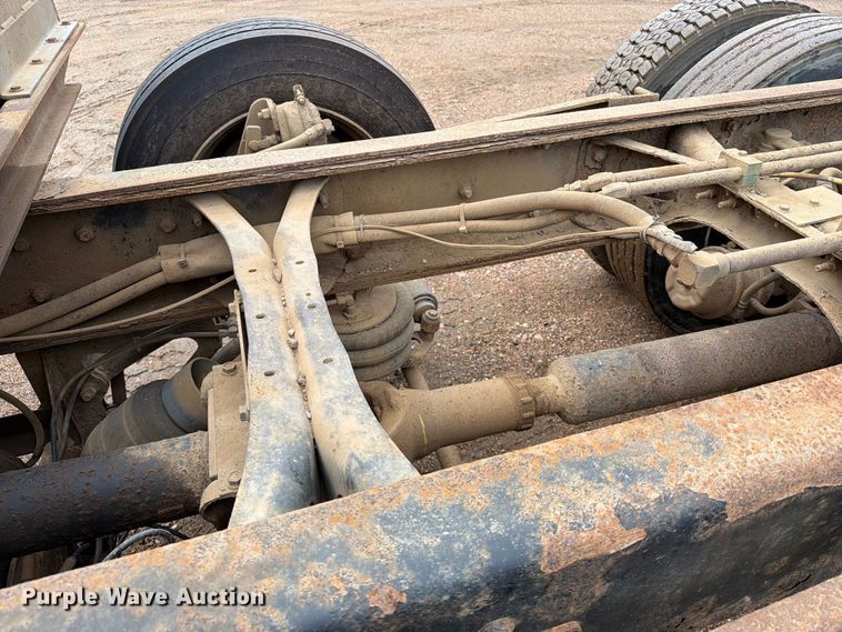image for item FT6805 2010 International 7600 dump truck