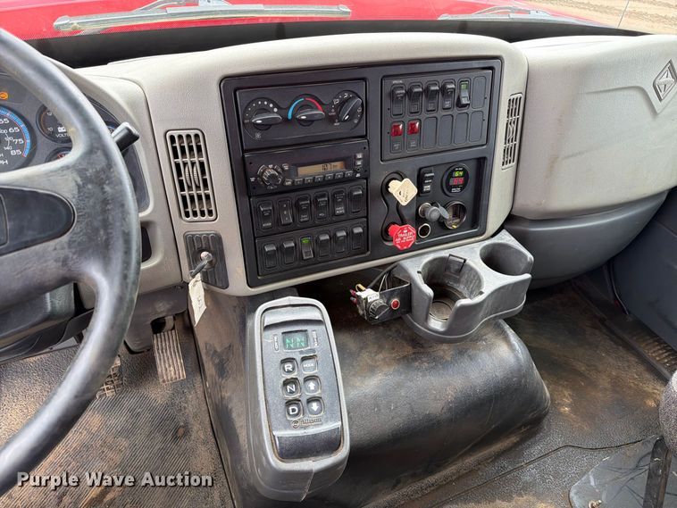 image for item FT6805 2010 International 7600 dump truck