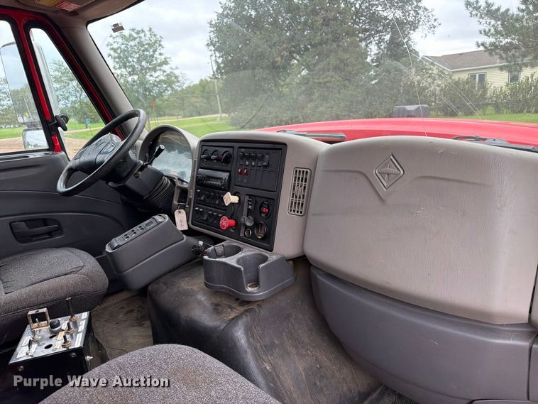 image for item FT6805 2010 International 7600 dump truck