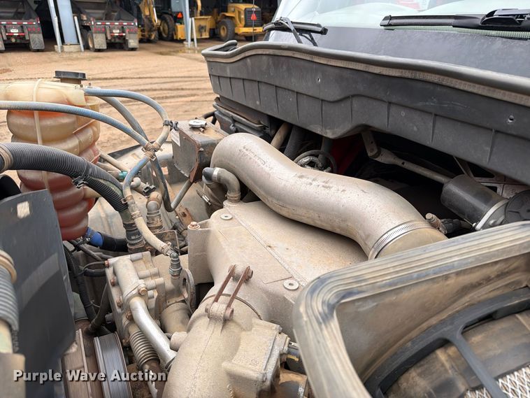 image for item FT6805 2010 International 7600 dump truck