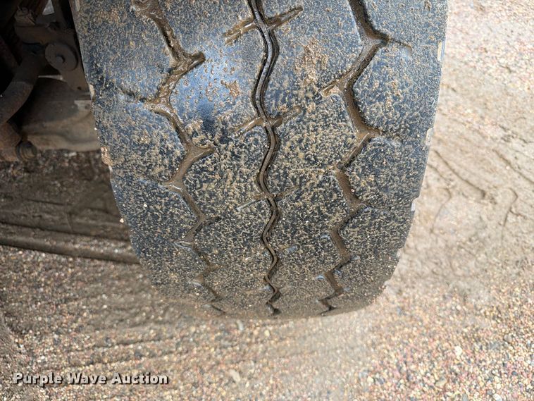 image for item FT6805 2010 International 7600 dump truck