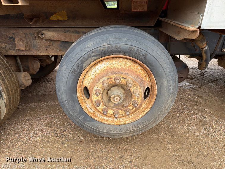image for item FT6805 2010 International 7600 dump truck