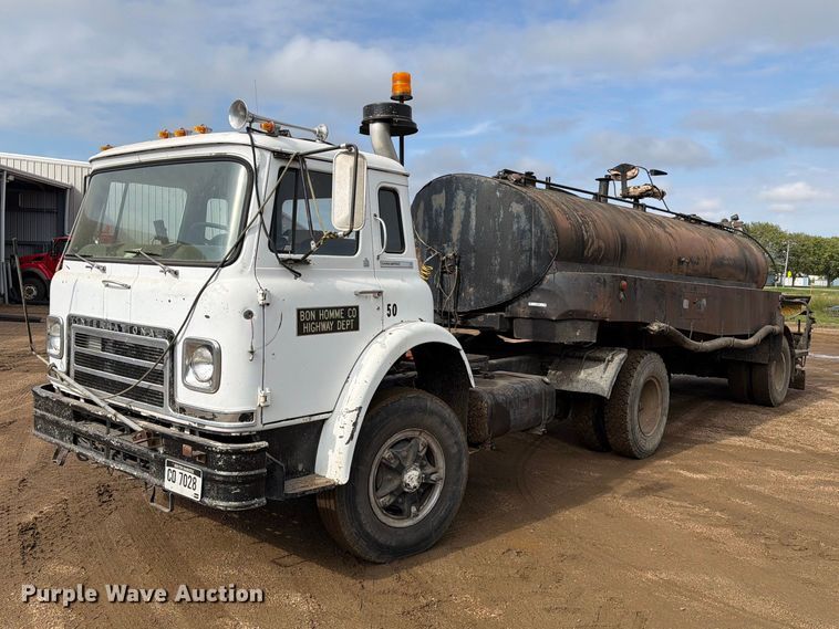 1979 International Cargostar semi truck