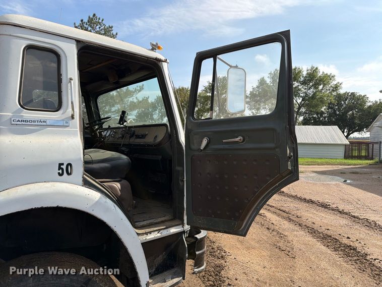 image for item FT6807 1979 International Cargostar semi truck