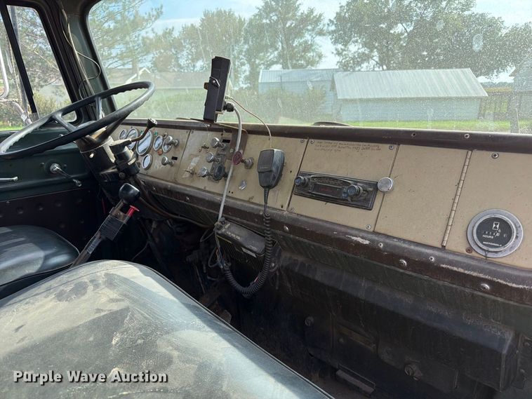 image for item FT6807 1979 International Cargostar semi truck