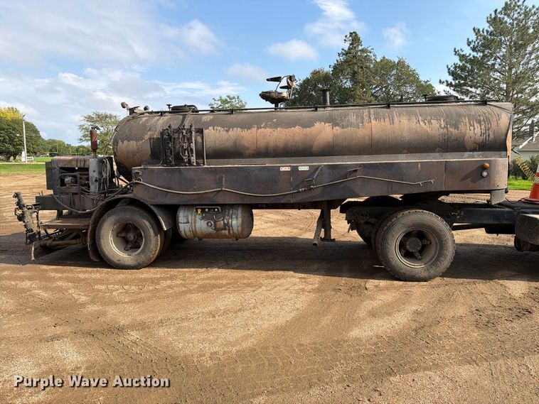 image for item FT6807 1979 International Cargostar semi truck