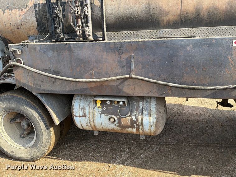 image for item FT6807 1979 International Cargostar semi truck