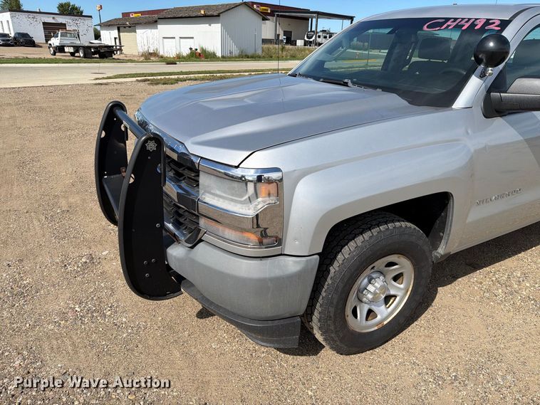 image for item FT6822 2016 Chevrolet Silverado 1500 Crew Cab pickup truck