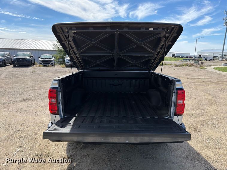 image for item FT6822 2016 Chevrolet Silverado 1500 Crew Cab pickup truck