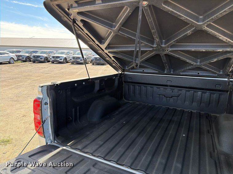 image for item FT6822 2016 Chevrolet Silverado 1500 Crew Cab pickup truck